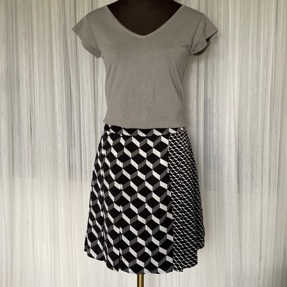 “Halogen” geometric, 3 D’s cubes, pleats 6P petite short skirt - Picture 3 of 17